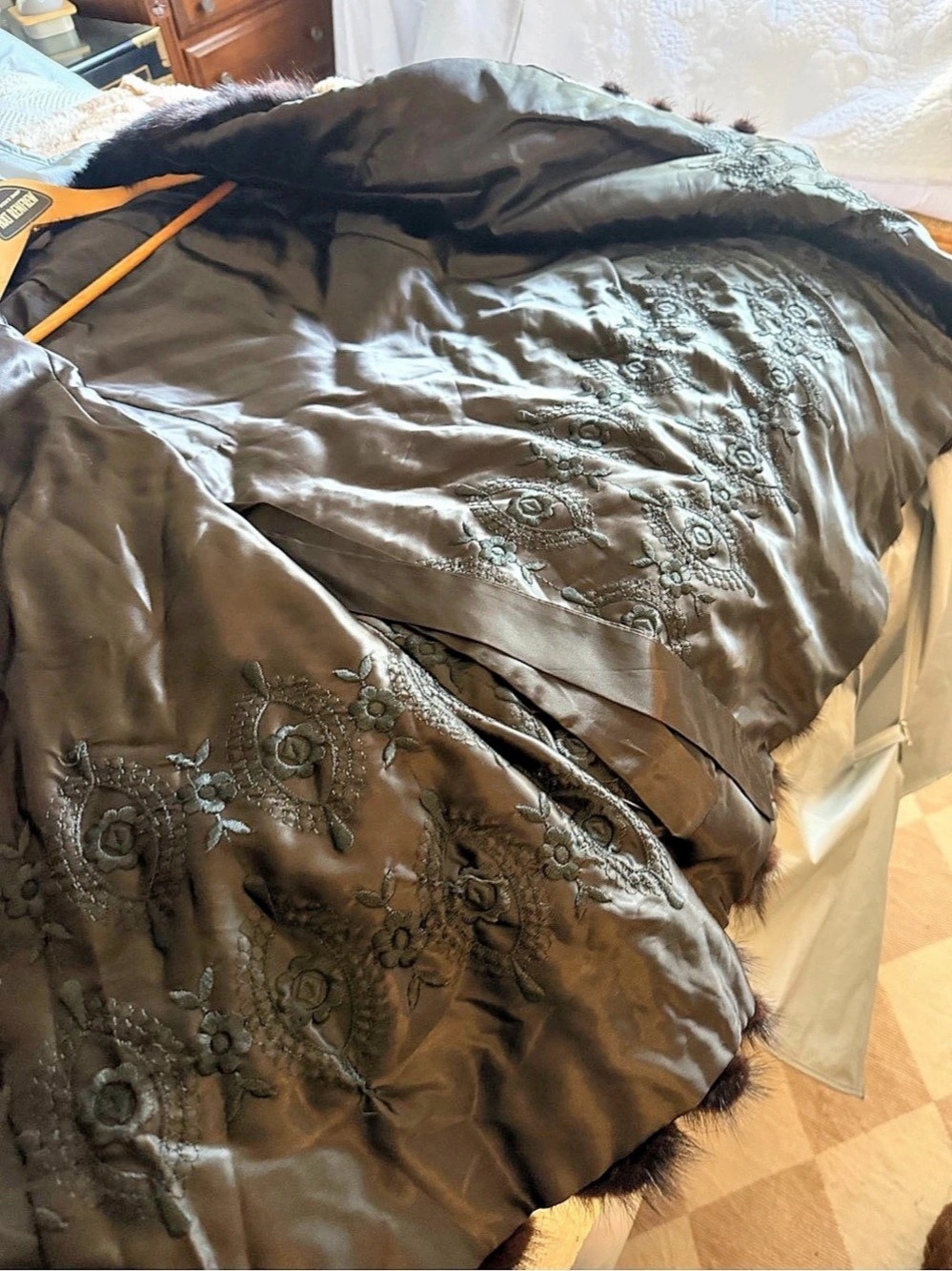 VTG Chevron Mahogany Mink Fur Stroller Coat with Embroidered Floral Silk Lining